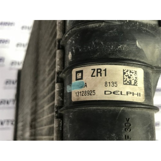 Радиатор охлаждения двигателя Opel Astra H 2004-2010 13128925